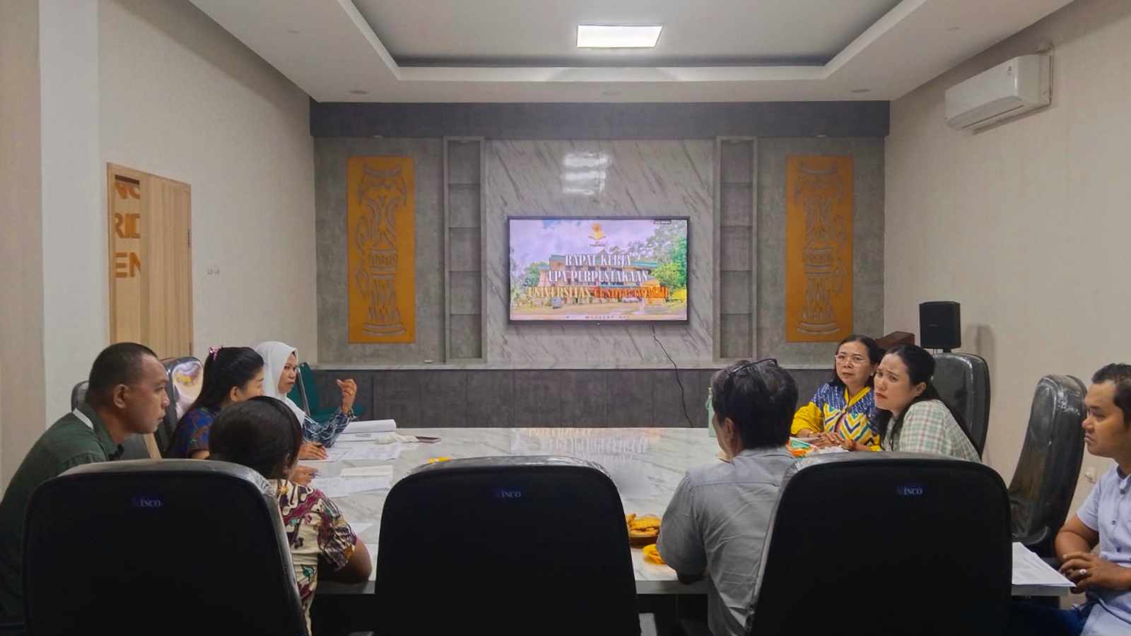 UPA Perpustakaan UNCEN Gelar Rapat Kerja Seluruh Pegawai